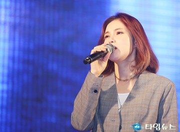 대청호대덕뮤직페스티벌에서 공연하는 ‘거미’