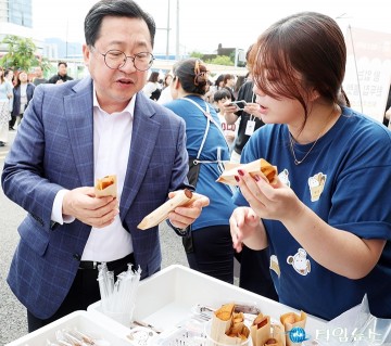 “분위기마저 달콤하네!”…이장우 대전시장, 빵축제서 달콤한 하루