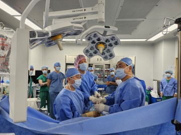 충남대학교병원 심장혈관흉부외과 강민웅 교수, 폐암 수술의 새 지평을 여는 NALS를 활용한 라이브 수술 시연