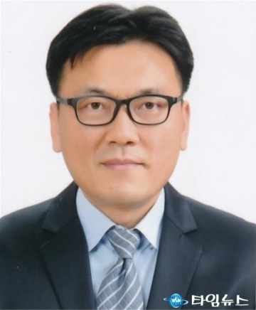 안동경찰서 김기갑 경무과장,등단 2년만에 시집 '가끔은 별을 바라본다' 출간