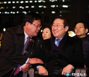 대화하는 이은권·박범계 국회의원