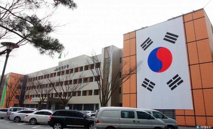나라사랑? 태극기 게양부터!!