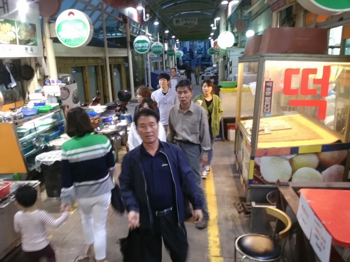 김천시 농소면, 추석맞이 장보기로 전통시장 살리기에 나서