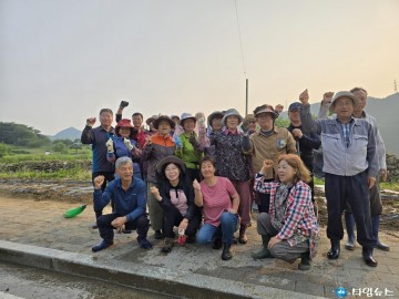 단양 적성면 하1리, 맨드라미 꽃길 조성…마을 손으로 가꾼 500m 꽃길
