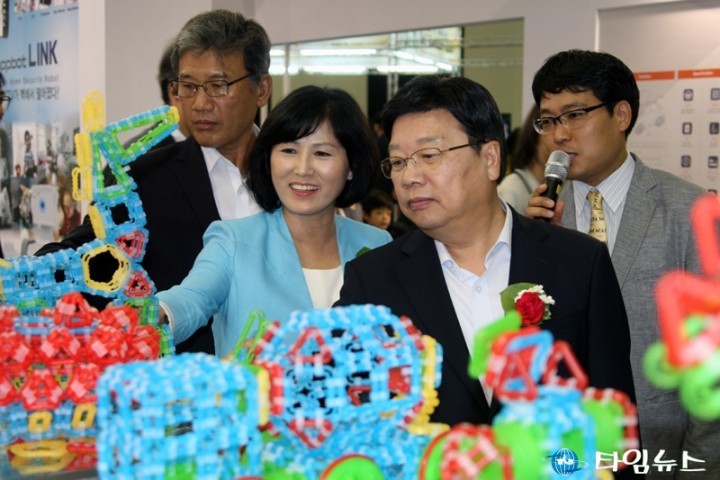 제4회 로봇융합페스티벌, 둘러보는 권선택 대전시장·김인식 대전시의회 의장