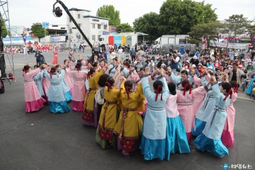 [포토뉴스] 차전장군 노국공주 축제, '6차선 도로 위에서 즐기는 민속의 향연'