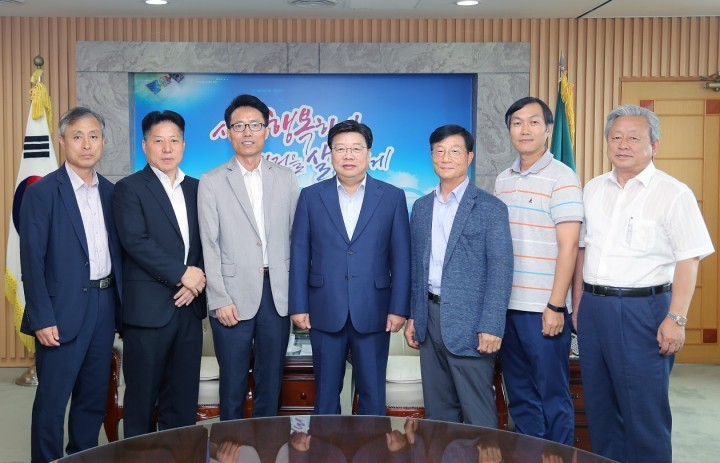권선택 대전시장, 해외시장 개척 대전 대표 국방기업 격려