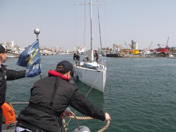 포항해경, 포항 구항 기관고장 요트 구조