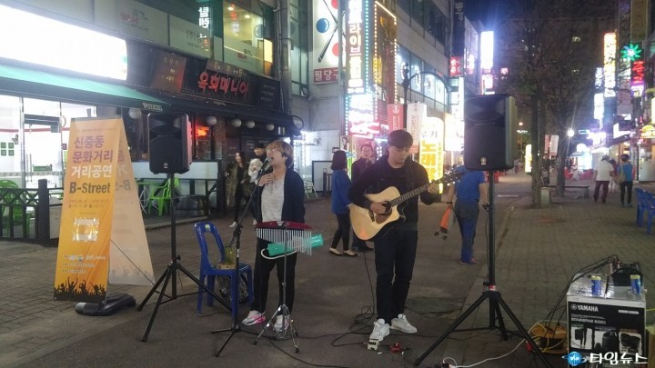 신나는 음악이 있는 버스킹, 가을이 무르익는 중동문화거리