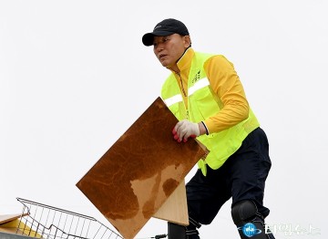 박용갑 중구청장, 대형폐기물 수거하며 민선6기 4년 스타트!