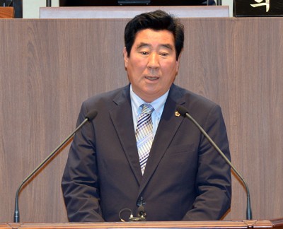 충남도의회 윤석우 의원, 백제문화제 격년제 놓고 안희정 충남지사와 설전