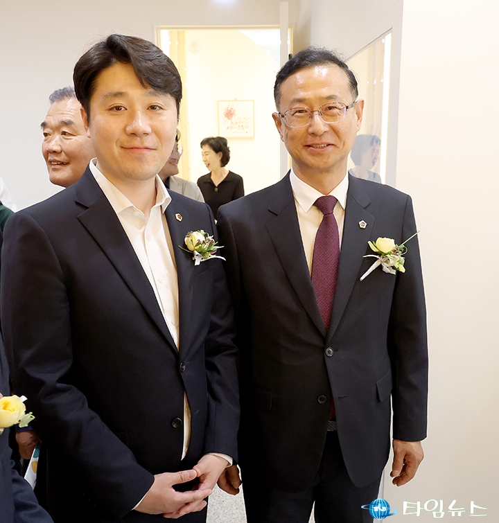 ‘희망디딤돌 대전센터’ 둘러보는 김진오·민경배 대전시의회 의원