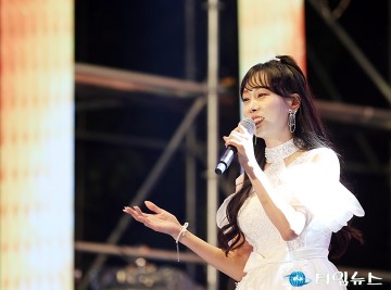 대전 0시 축제에서 공연하는 김의영