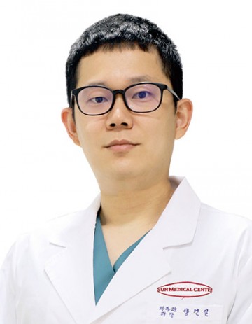 [건강칼럼] 오래가는 임플란트는 떡잎부터 다르다, 임플란트 실패의 원인과 재식립