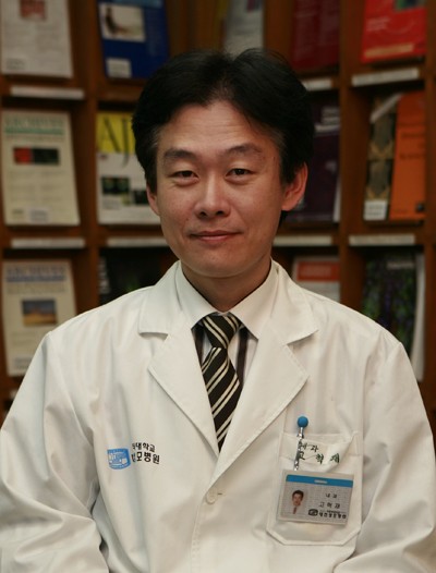 대전성모병원 고혁재 교수, “중년 남성 위협하는 통풍, 찜질‧맥주는 독”