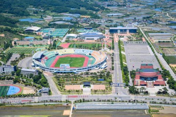 김천 종합스포츠타운 노후 시설물 보수사업 시작