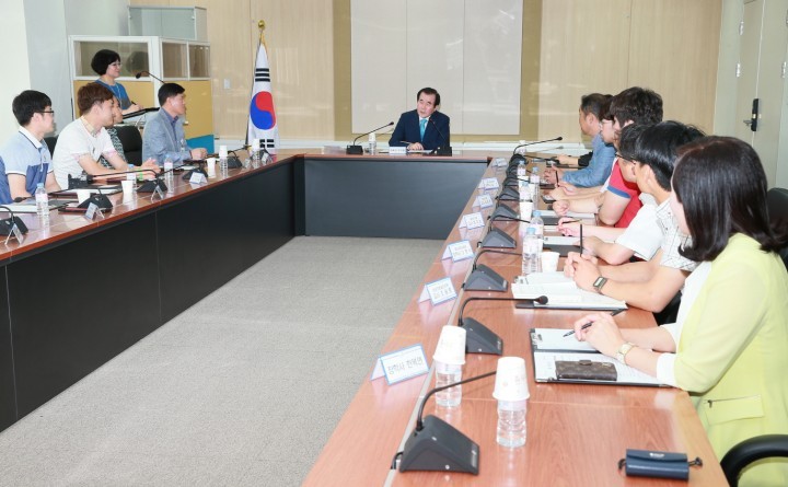 김지철 충남교육감, ‘공립유치원 남교사 8명’ 멘토 만나