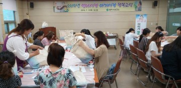 ‘모유수유는 아기를 위한 최고의 선물입니다’