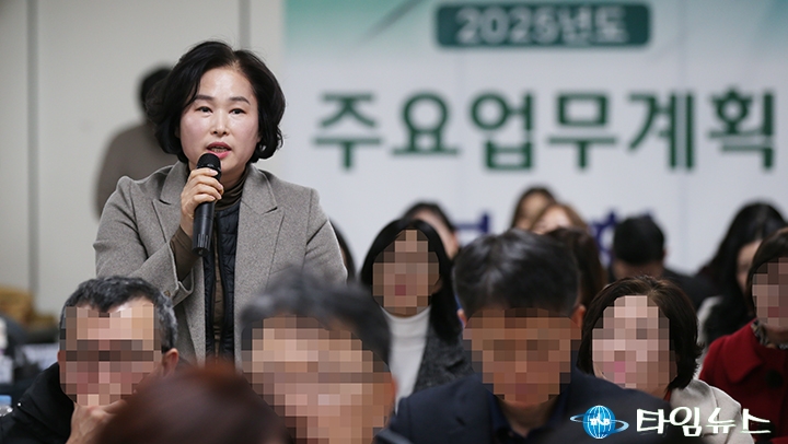 질문하는 김영희 동구의회 의원