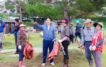 성주군, 체육시설사업소 파크골프장 수해복구작업 적극 지원