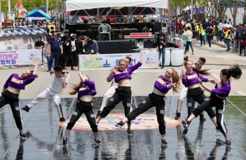 [포튜뉴스] 제7회 부안마실축제 개막 첫날 2만 5000여명 찾아