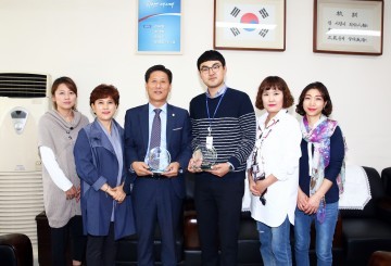 대전 유성구의회 이희환 의원, 교육발전 공로 감사패 받아!
