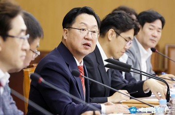 이장우 대전시장, 공직 문화 혁신과 퇴직자 지원 주문