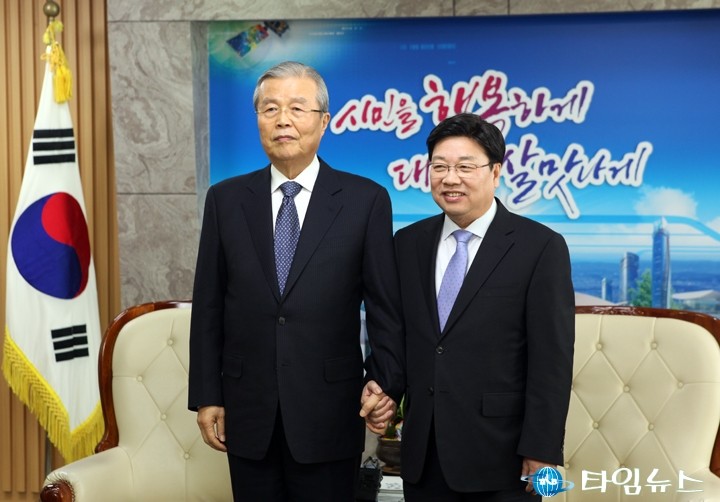 권선택 대전시장, 더불어민주당 김종인 위원장 환담
