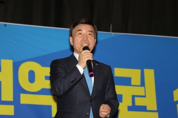 황인호 전 동구청장, ‘대전역세권의 밤’ 출판기념회로 재도전 행보