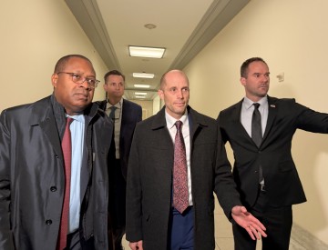 韓 정부가 부당 대우”... 쿠팡 대표 美 의회 출석, 소비자 질문엔 ‘침묵’