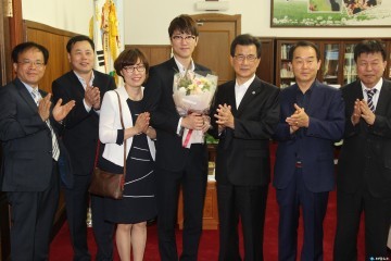  안국현 프로기사 세계대회 우승 하길 바란다
