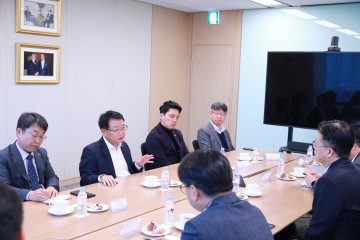 손병복 울진군수, 한화호텔앤드리조트 대표 만나 백암한화리조트 운영 중단 철회 강력 요청 