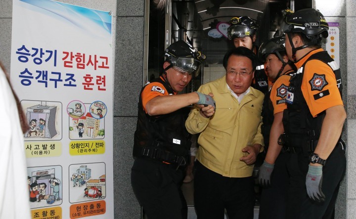 한현택 동구청장, 승강기 사고 대응 합동 구조훈련 실시