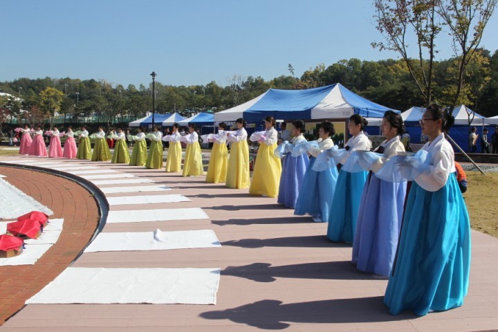 깊어가는 가을, 그윽한 차향 축제~  2015 예천단샘다례축제 열려...