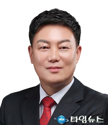 여성용 유성구의회 부의장, 어르신 복지향상 위해 헌신공로 감사패 받아