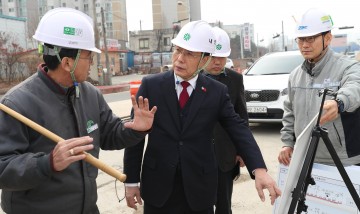 한현택 동구청장, 홍도육교 지하화 공사 현장 방문