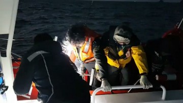 태안해경, 시동 안 돼 표류하던 레저보트 1척 2명 구조