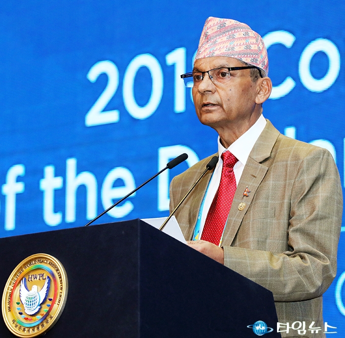 킬 라즈 레그미 전 네팔 국무총리, DPCW는 평화의 답!