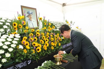 권기창 안동시장, 하회마을에서 엘리자베스 2세 여왕 조문  “안동과 소중한 인연 영원히 기억될 것”