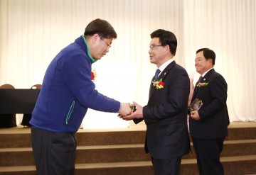 대전 서구의회 최치상 의장, 서구 새마을회장 ‘감사패’ 받아!