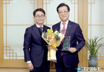 조원휘 대전시의회 의장, ROTC중앙회 및 농협중앙회로부터 공적패와 감사패 수상