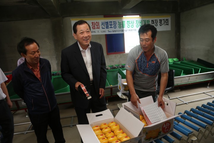 참외 수확선별 포장 농가  현장을 찾아 현장 중심 행정을 펼쳐