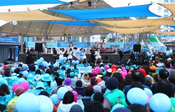 강진군, 마량놀토수산시장 개장…관광객 ‘북적’ 