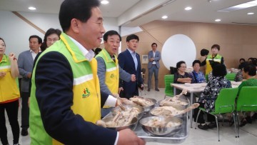 대덕구자원봉사센터-대덕구자원봉사협의회, 어려운 어르신 위해 삼계탕 무료 봉사