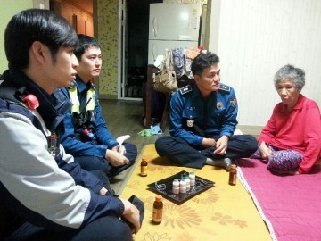 서천경찰서 금강지구대  71주년 경찰의 날 순직경찰관을 기리다 