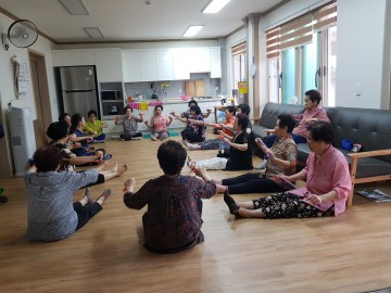 김천시, 강변경로당 건강실천마을 "근골격계질환 자가건강관리 교실" 운영