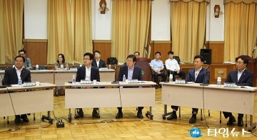 발언하는 한현택·박용갑·장종태·허태정·박수범 구청장