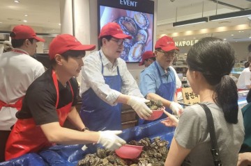 완도군, 롯데백화점 강남점서 전복 판촉 행사 진행  