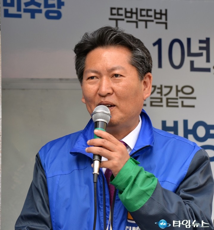 더컸유세단 정청래 단장, “김대중·노무현의 정신으로 박영순에게 투표해달라” 