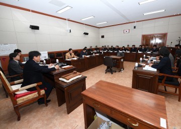 청주시의회, 주요업무 추진계획에 대한 시정대화 개최